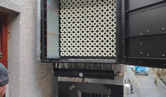 keramické filtrační tyče, svíčkové filtry, vysokoteplotní filtry umístěné horizontálně ve spalinovém filtru