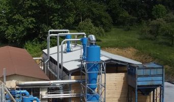 Wet sawdust extraction from the sawmill, separation using a cyclone separator